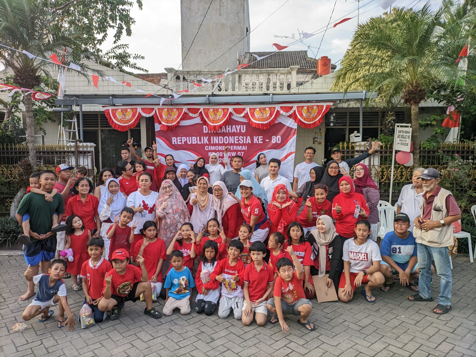 Warga RT 01/RW 07 meriahkan HUT RI ke-80 dengan penuh semangat dan kebersamaan